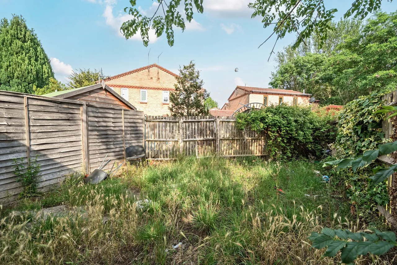 Courtland Grove, SE28, photo 8