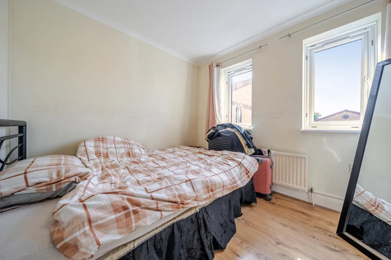 Courtland Grove, SE28, photo 4