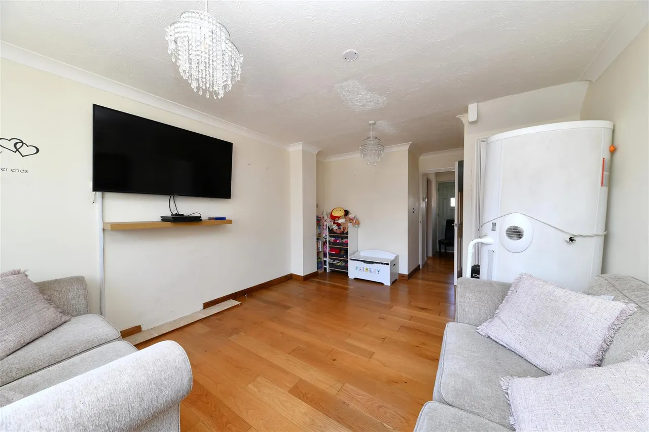 The Hedgerows, Stevenage, SG2 7DQ, photo 3