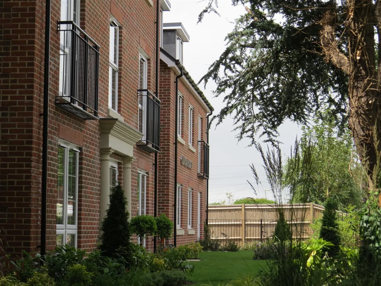 Queen Elizabeth Avenue, Lymington, SO41, photo 9