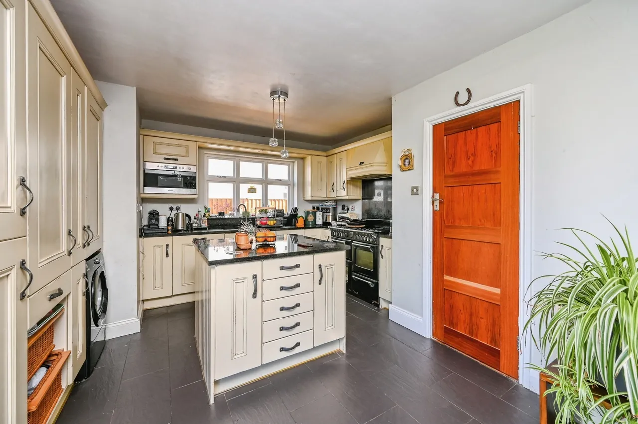 Childwall Valley Road, Liverpool, L16, photo 8
