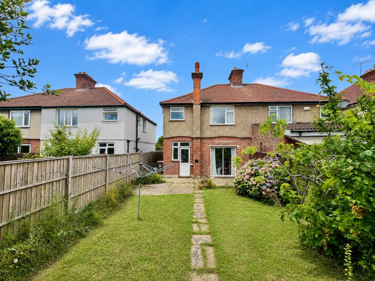bed House, Semi-Detached For SaleMeadow Waye, TW5, photo 10
