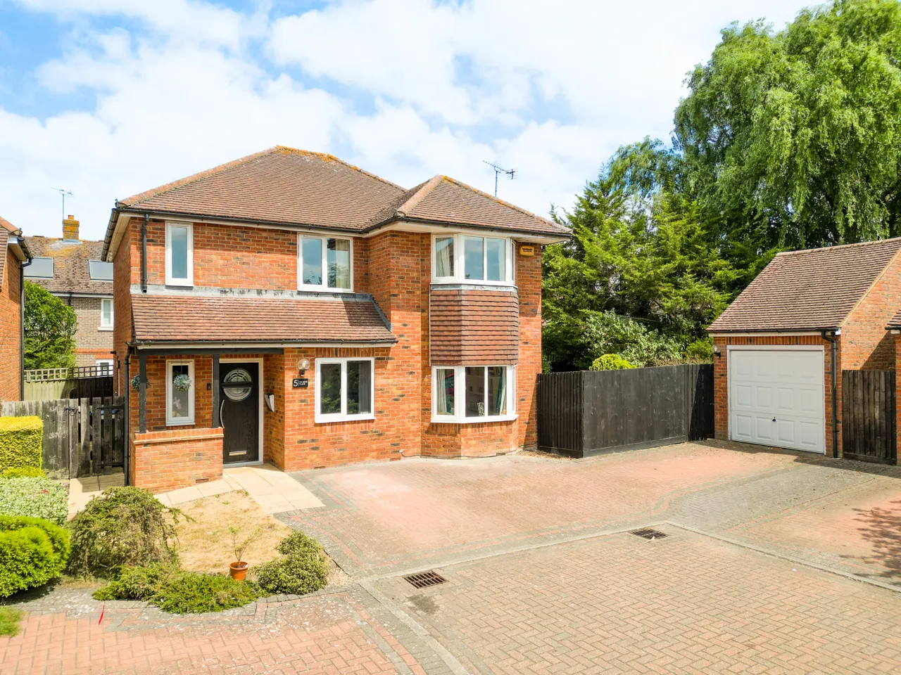 3 bed property for sale, Gillions Place, Aylesbury