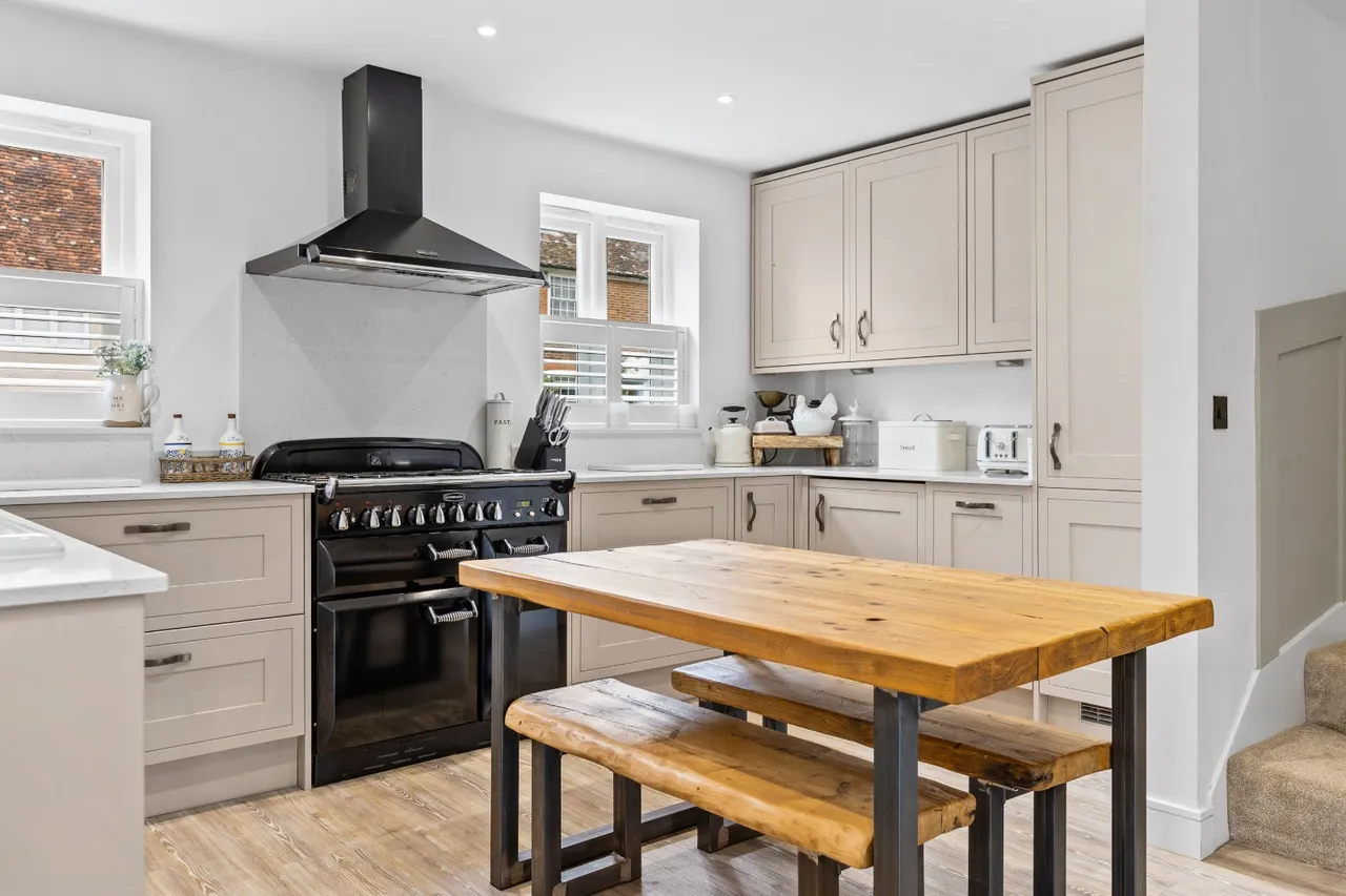 High Street, Walkern, SG2, photo 10