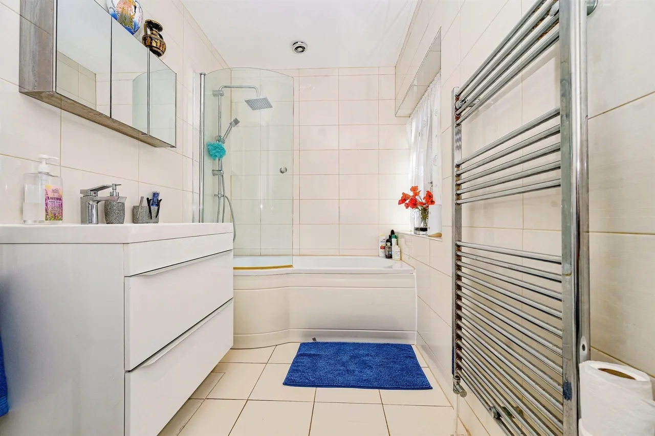 St. Albans Road, Watford, WD25, photo 5
