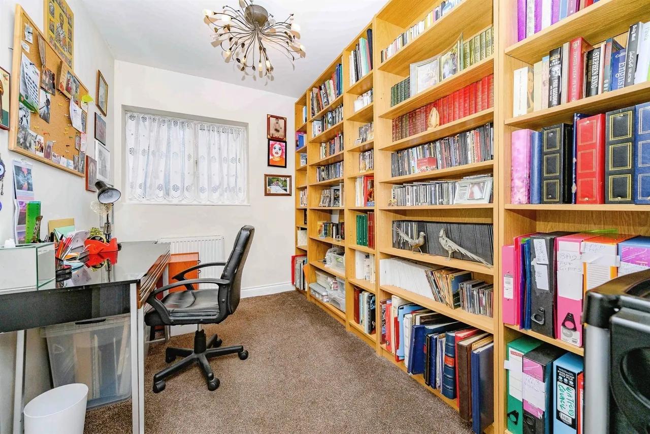 St. Albans Road, Watford, WD25, photo 18