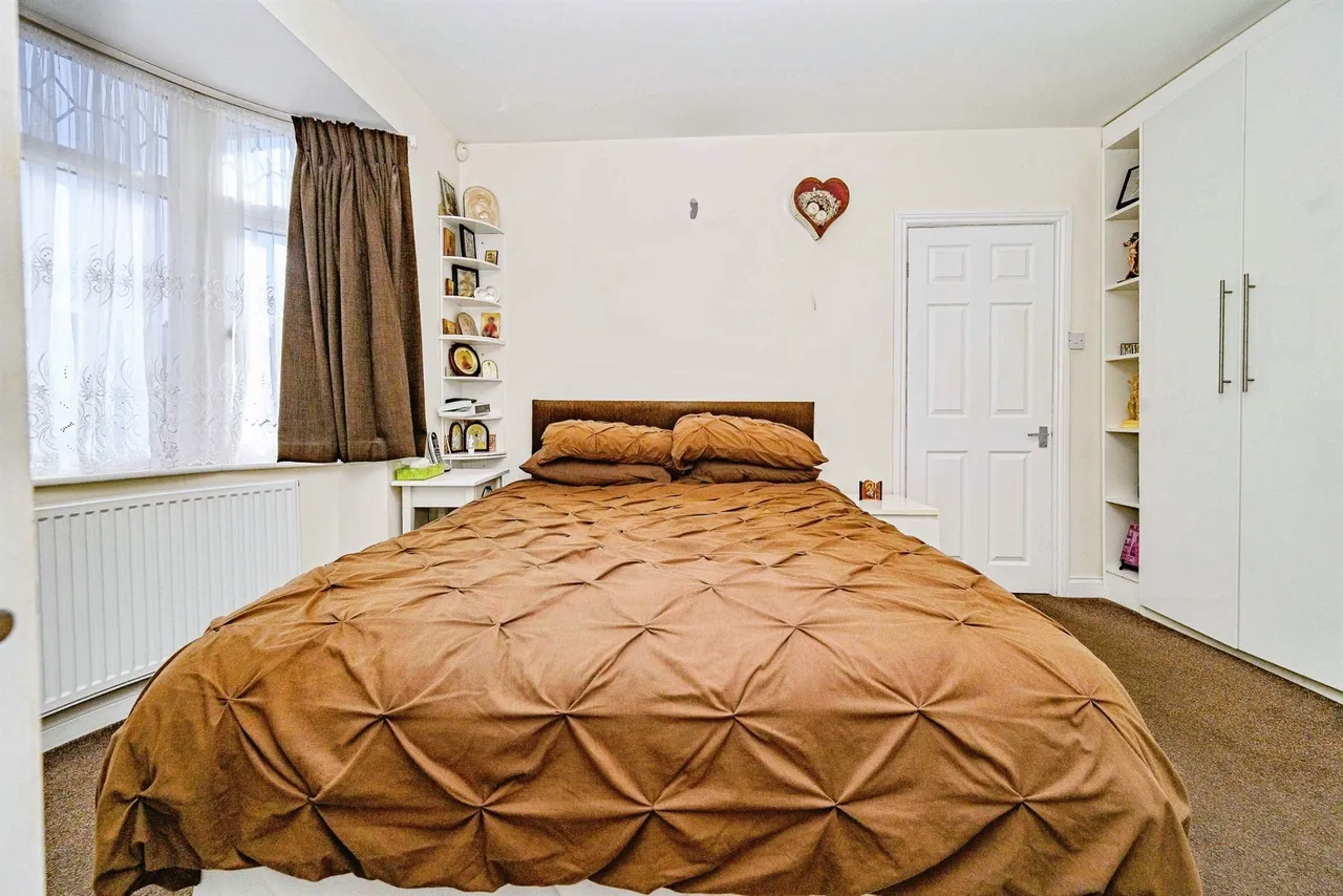 St. Albans Road, Watford, WD25, photo 4