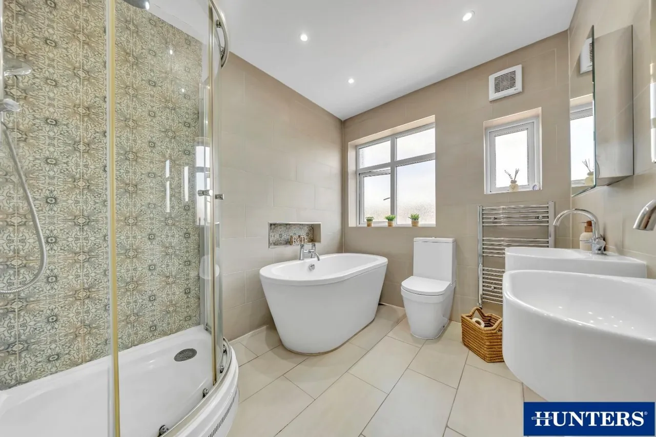 Galsworthy Avenue, Chadwell Heath, RM6, photo 18