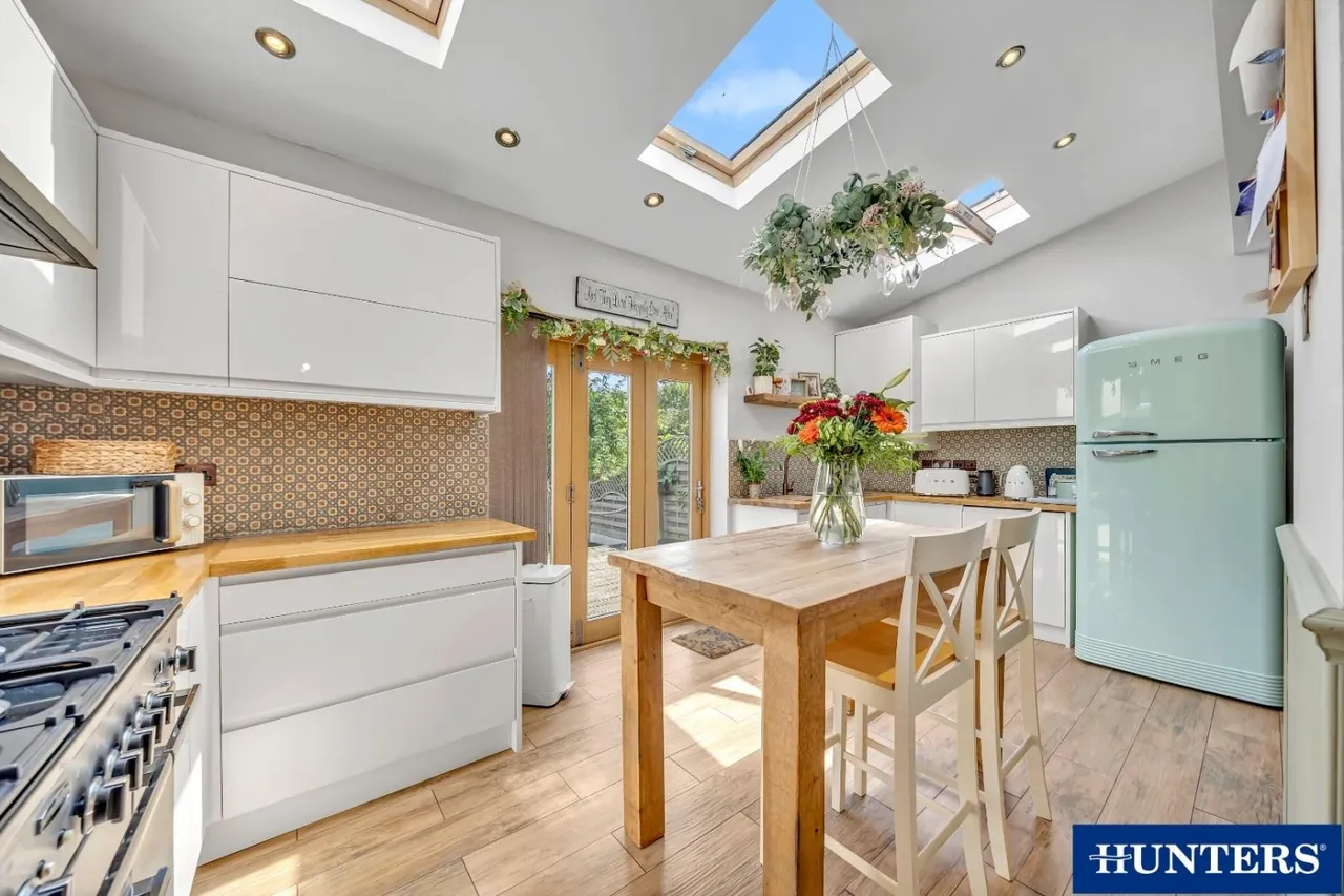 Galsworthy Avenue, Chadwell Heath, RM6, photo 8