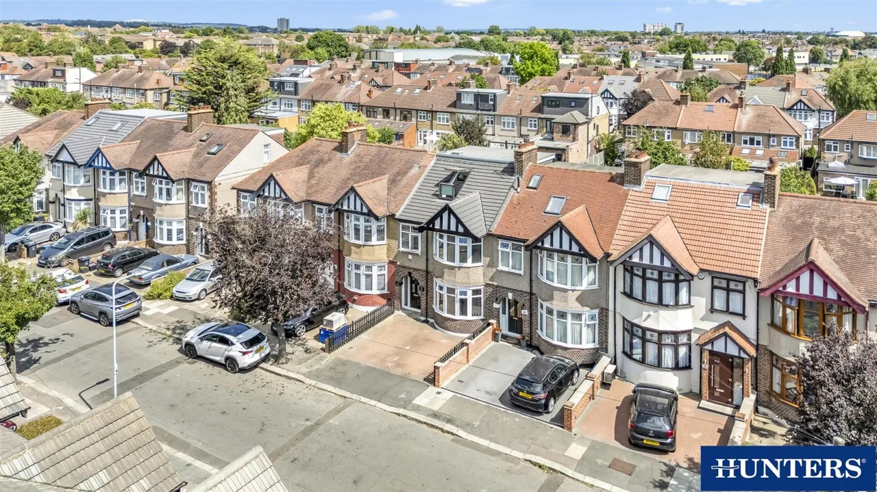 Galsworthy Avenue, Chadwell Heath, RM6, photo 24