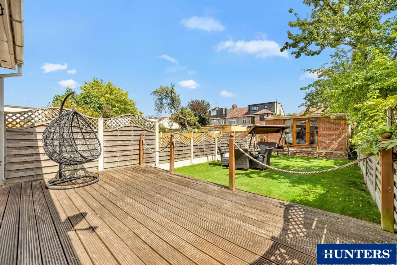 Galsworthy Avenue, Chadwell Heath, RM6, photo 21