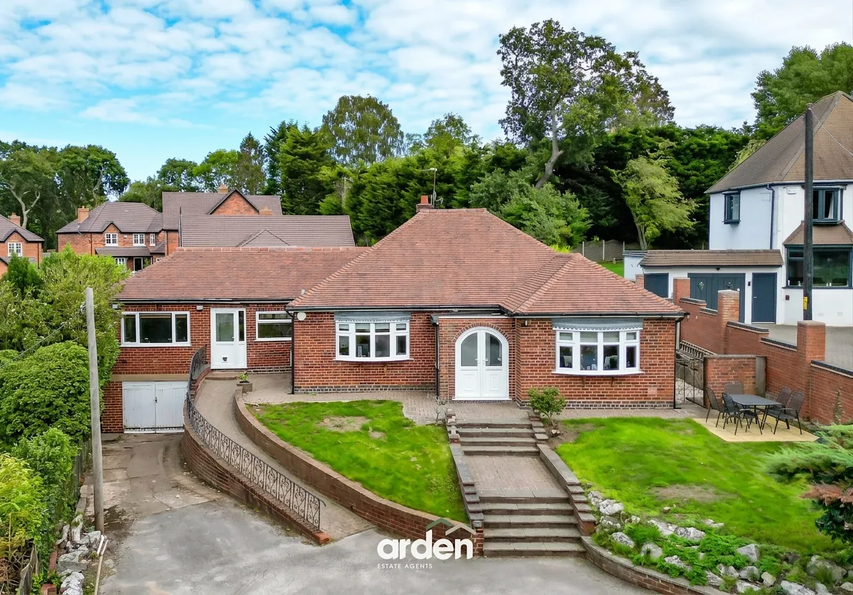 4 bed house for sale, Valley Road, Earlswood, B94