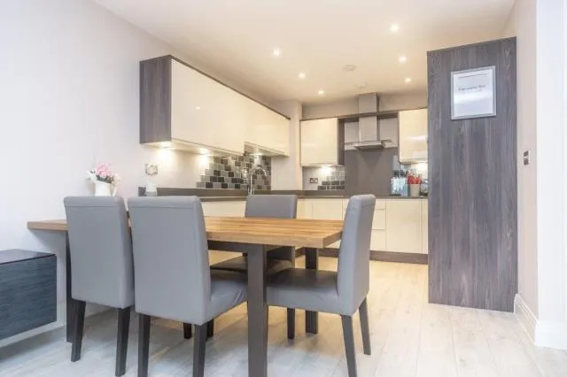 Kings Road, Fleet, GU51, photo 2