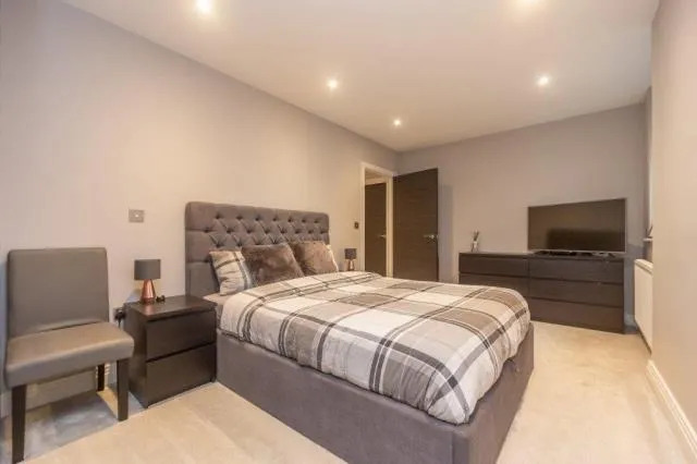 Kings Road, Fleet, GU51, photo 6