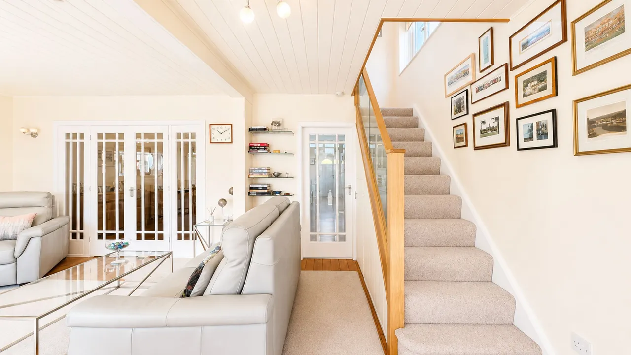 Egerton Road, Hale, WA15, photo 3