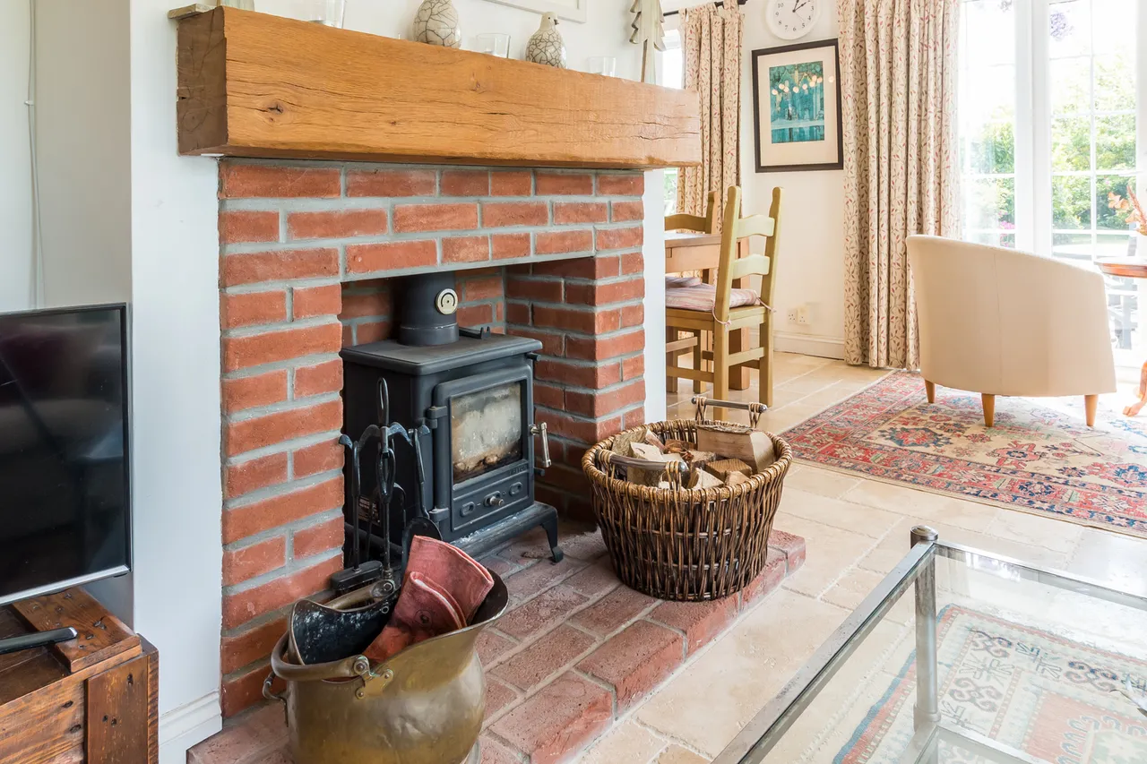 9 Lions Wood, St. Leonards, Ringwood, Ringwood, BH24 2LU, photo 5