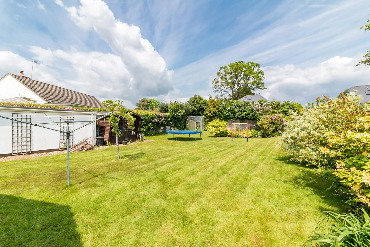 9 Lions Wood, St. Leonards, Ringwood, Ringwood, BH24 2LU, photo 3