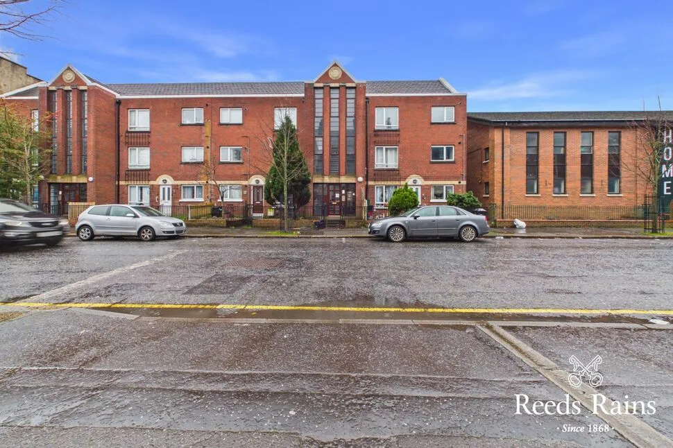 2 bed flat for sale — Donegall Pass, Belfast, BT7