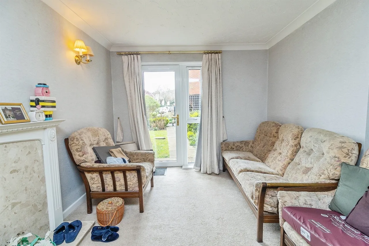 Lawnsmead Gardens, Newport Pagnell, MK16, photo 4