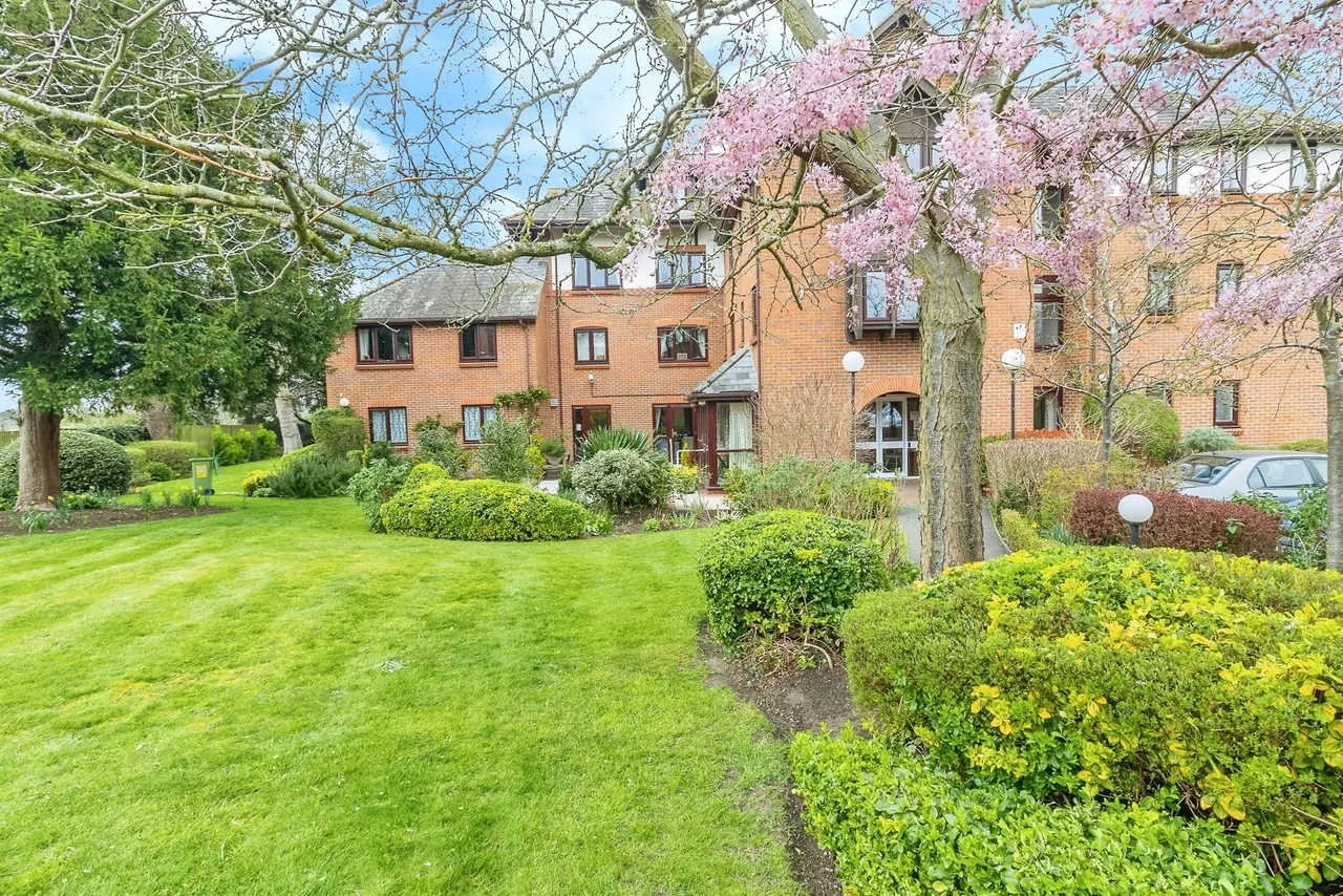 Lawnsmead Gardens, Newport Pagnell, MK16, photo 14