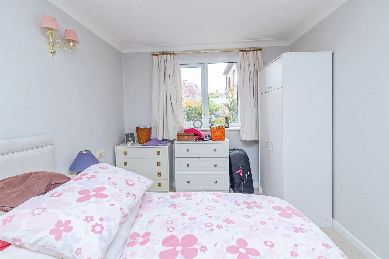 Lawnsmead Gardens, Newport Pagnell, MK16, photo 9
