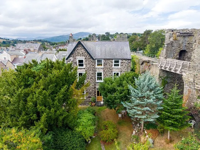 6 bed house for sale — Chapel Street, Conwy, LL32 8BH