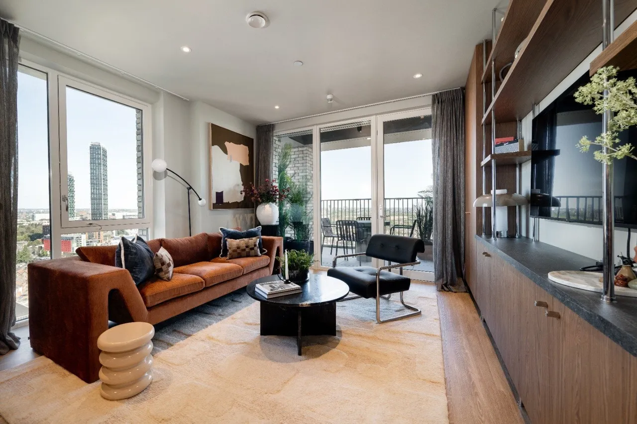 The Drive, London, W3, photo 2