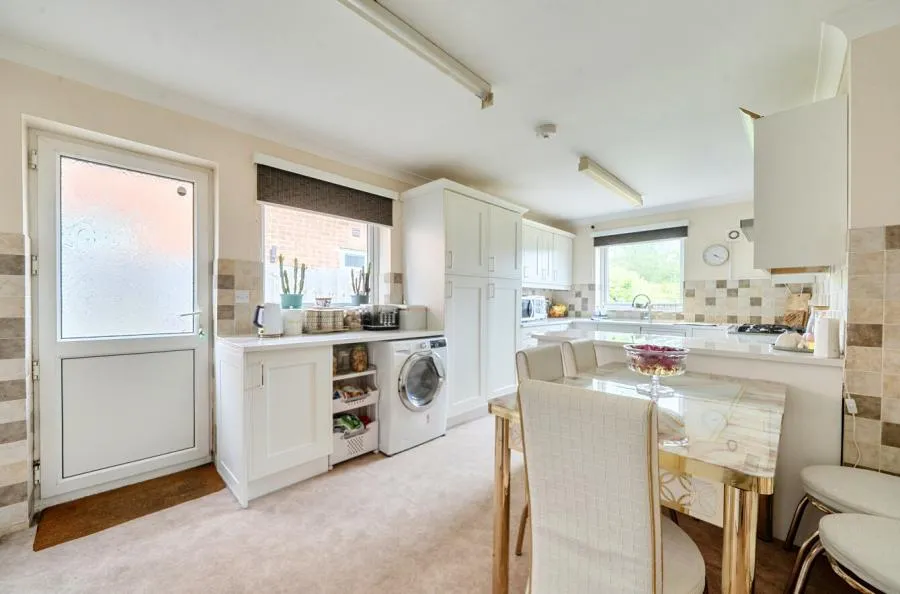 Eleanor Gardens, Aylesbury, HP21, photo 4