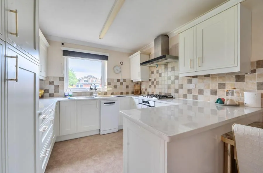 Eleanor Gardens, Aylesbury, HP21, photo 5