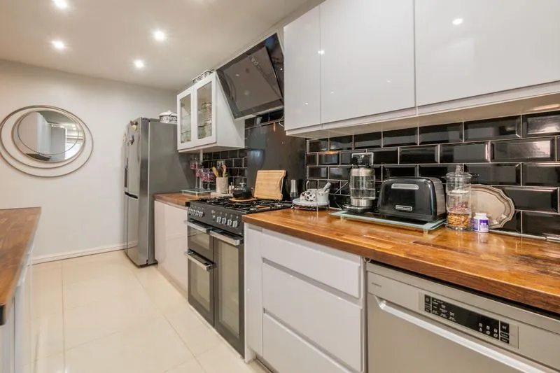 Windsor Crescent, Prestwich, M25, photo 6