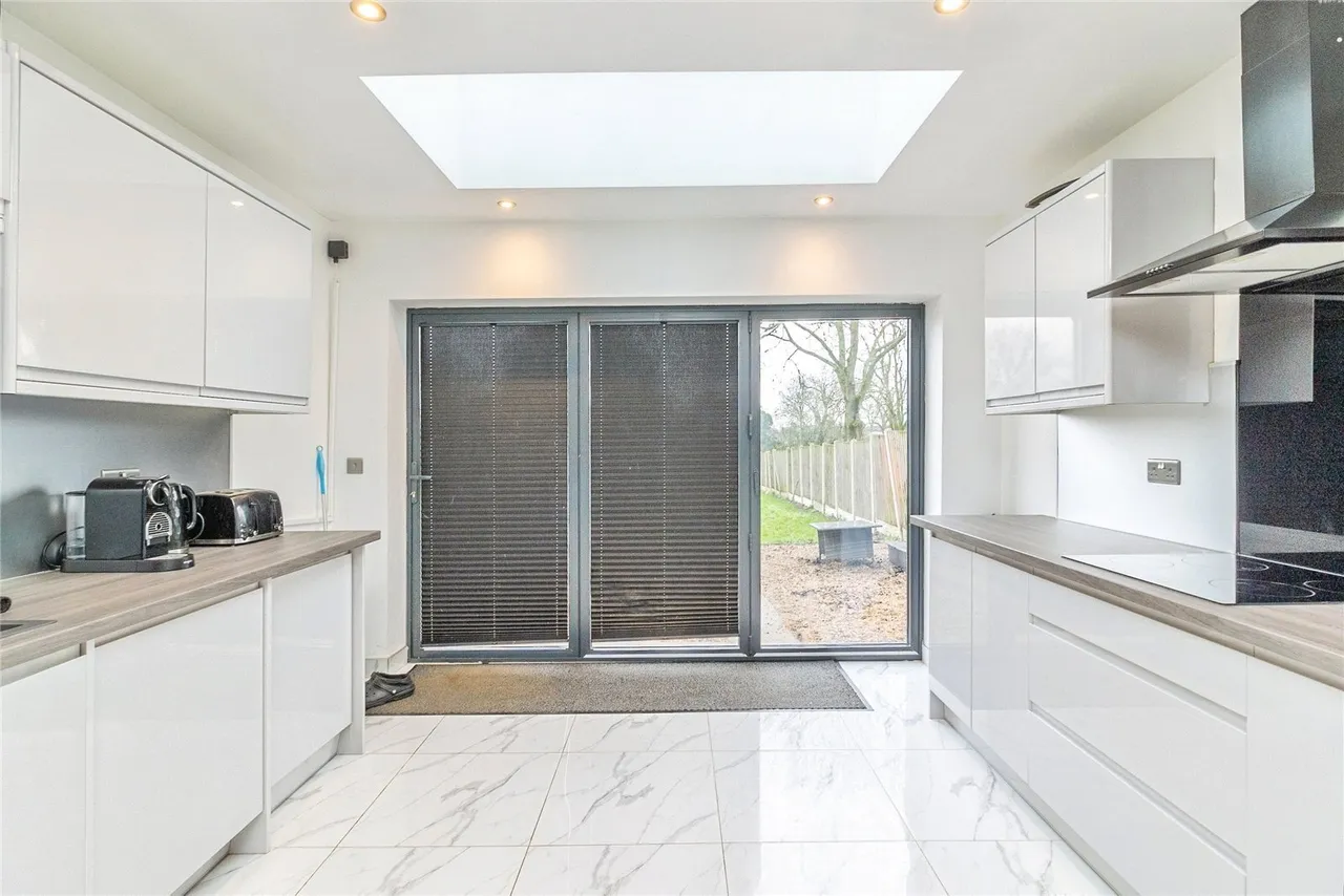 Toddington Road, Tebworth, Leighton Buzzard, Bedfordshire, LU7, photo 8
