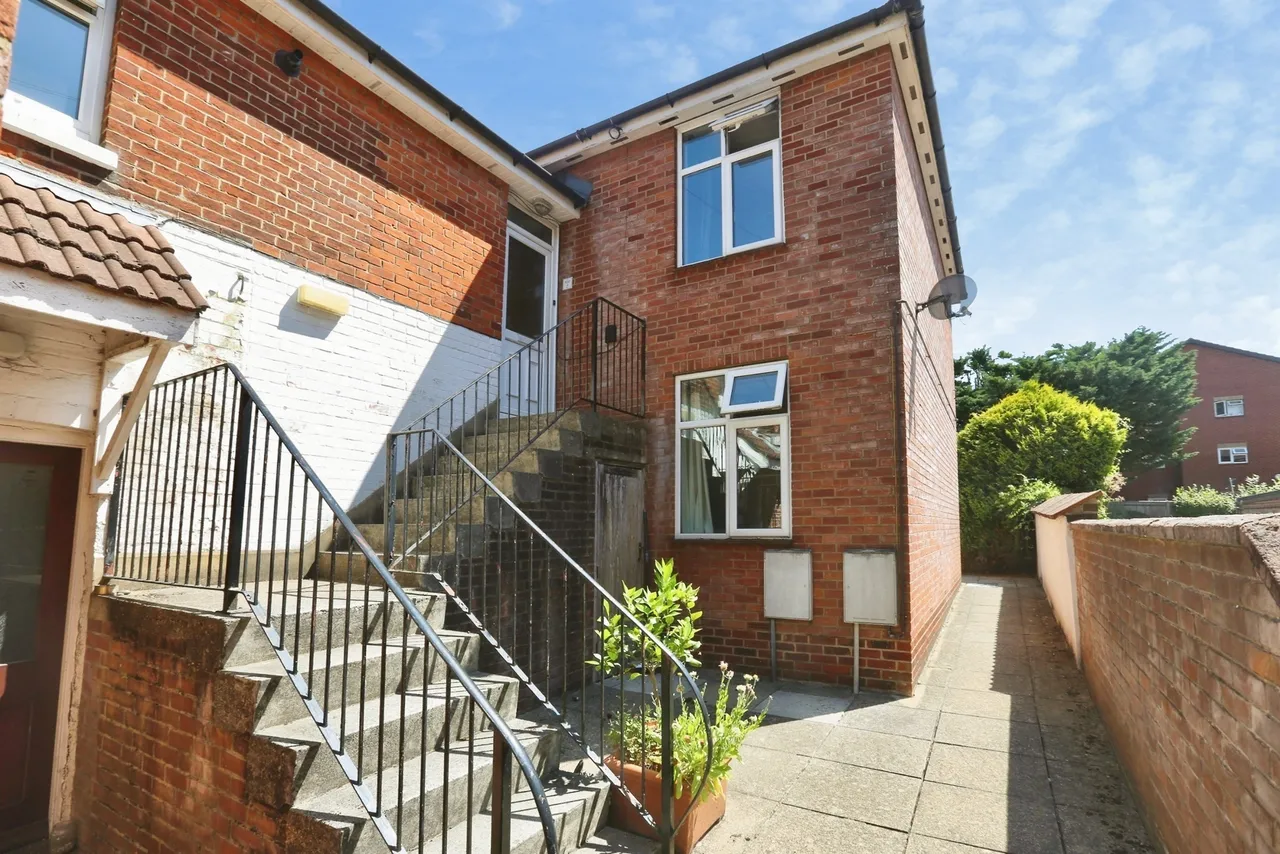 Whitworth Crescent, Southampton, SO18, photo 19