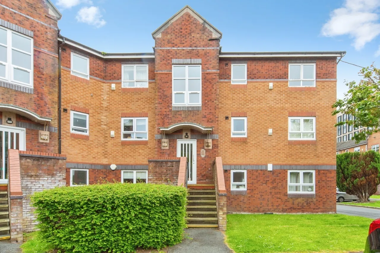 2 bed flat for sale, Princes Gardens, Liverpool, L3