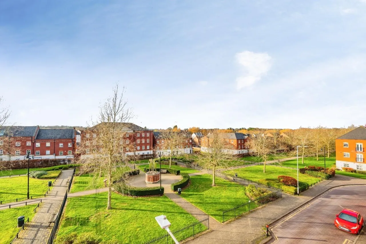 2 bed flat for sale — Eaton House, Deykin Road, Lichfield