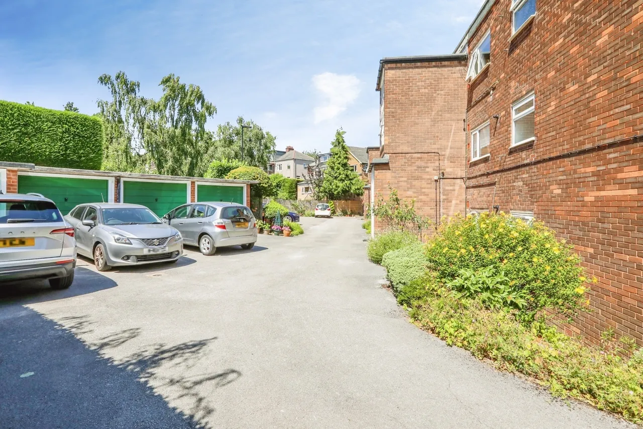 Button Hill, Sheffield, S11, photo 15