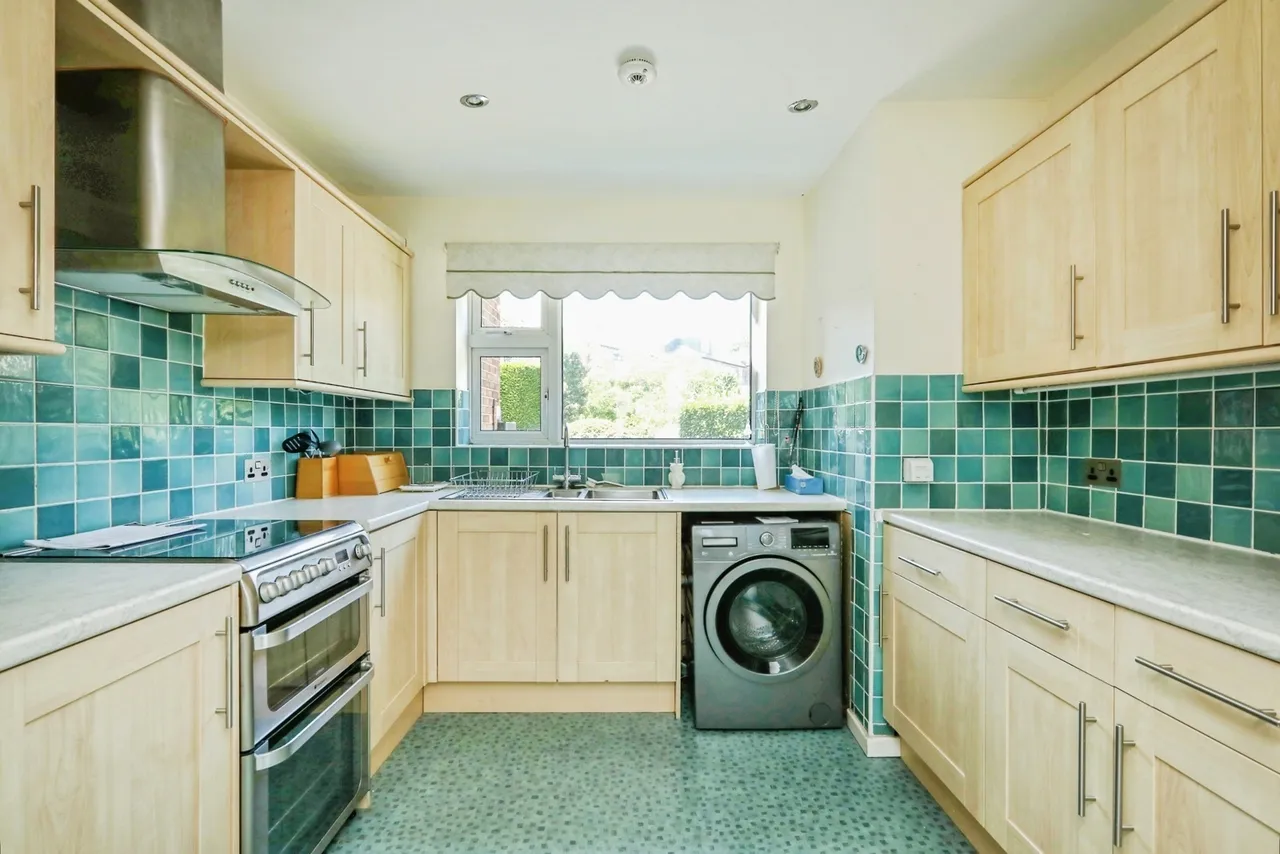 Button Hill, Sheffield, S11, photo 3