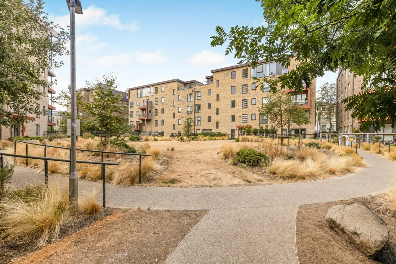 Tollgate Gardens, Kilburn Park, NW6, photo 7