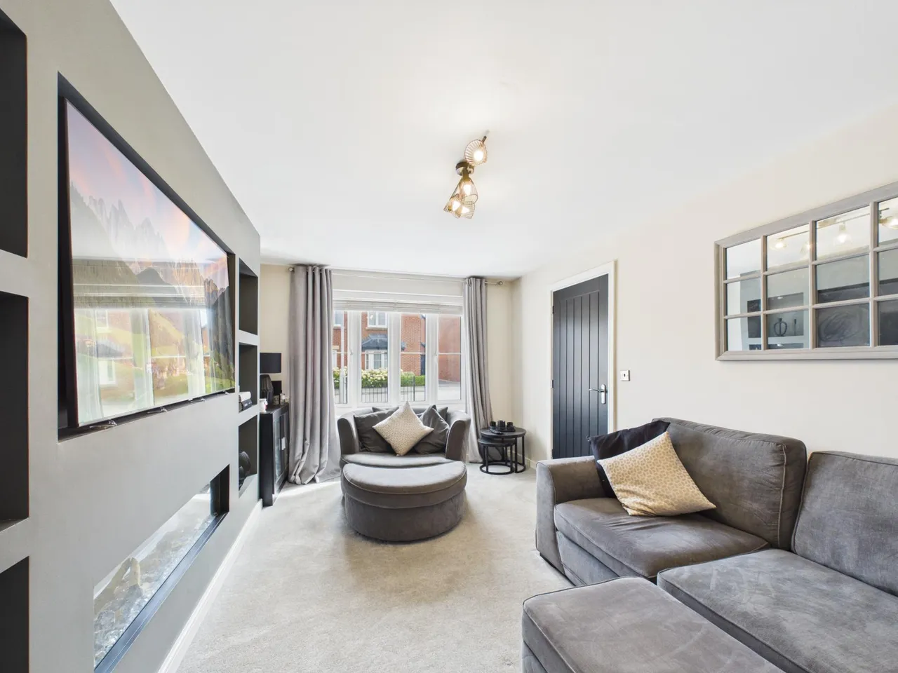 Hoelion Grove, Newport, NP10, photo 3