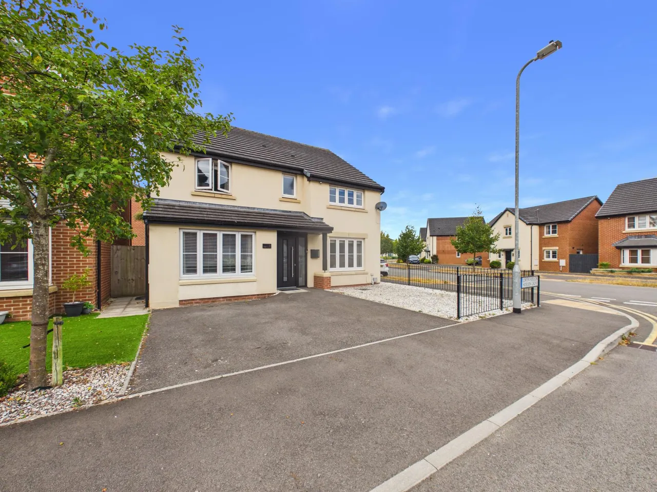 5 bed house for sale, Hoelion Grove, Newport, NP10
