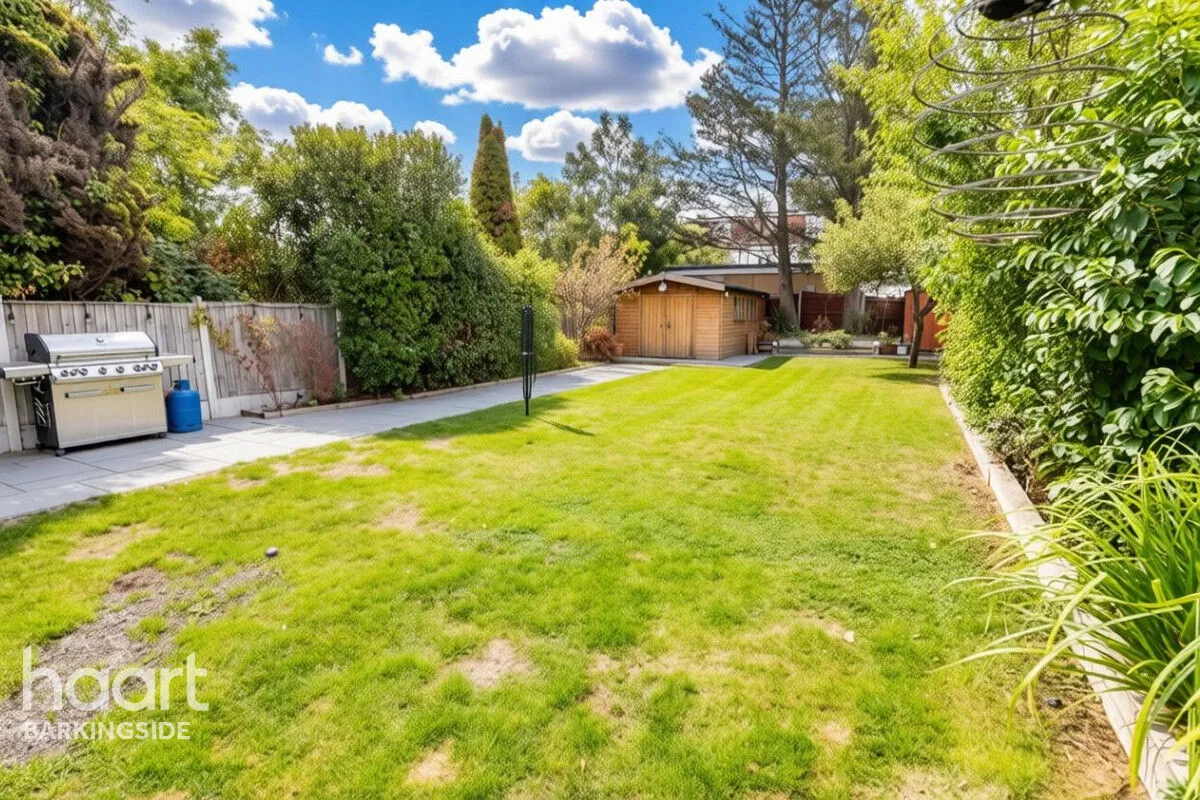 Ewellhurst Road, Clayhall, IG5, photo 6