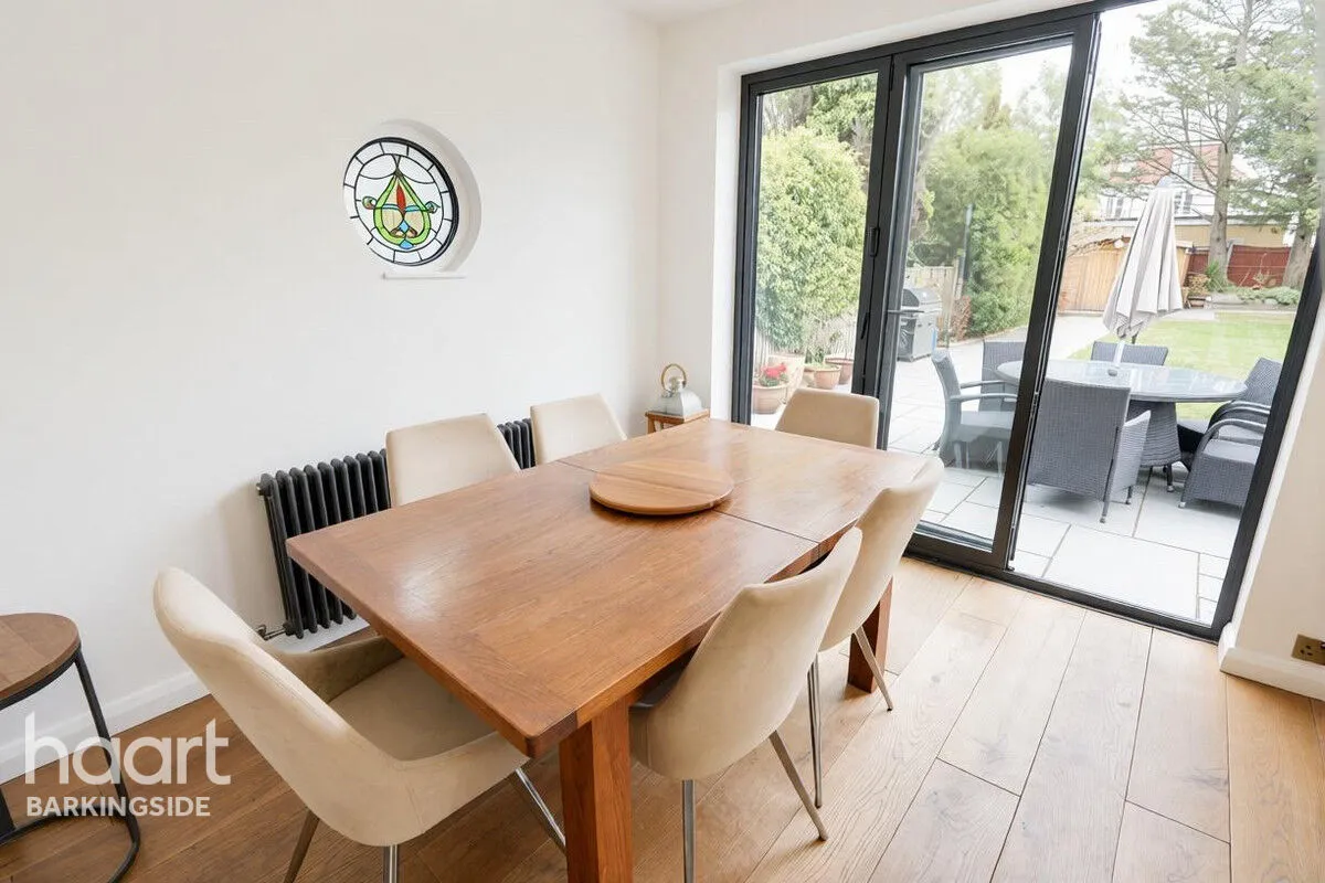 Ewellhurst Road, Clayhall, IG5, photo 14