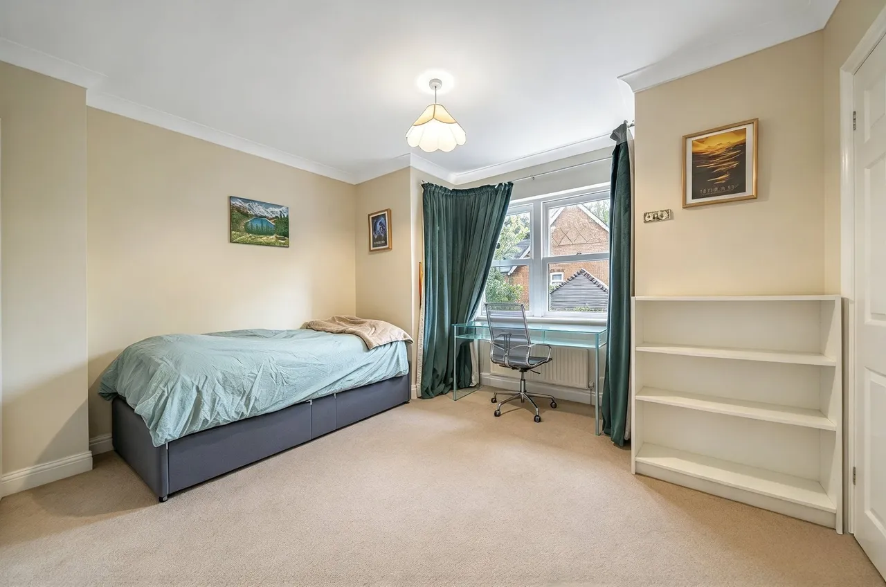 Hatfield Close, West Byfleet, KT14, photo 17