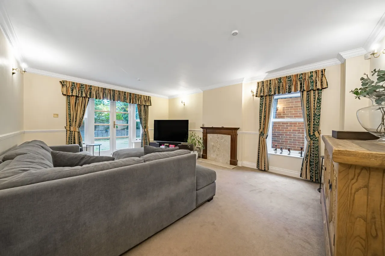Hatfield Close, West Byfleet, KT14, photo 7