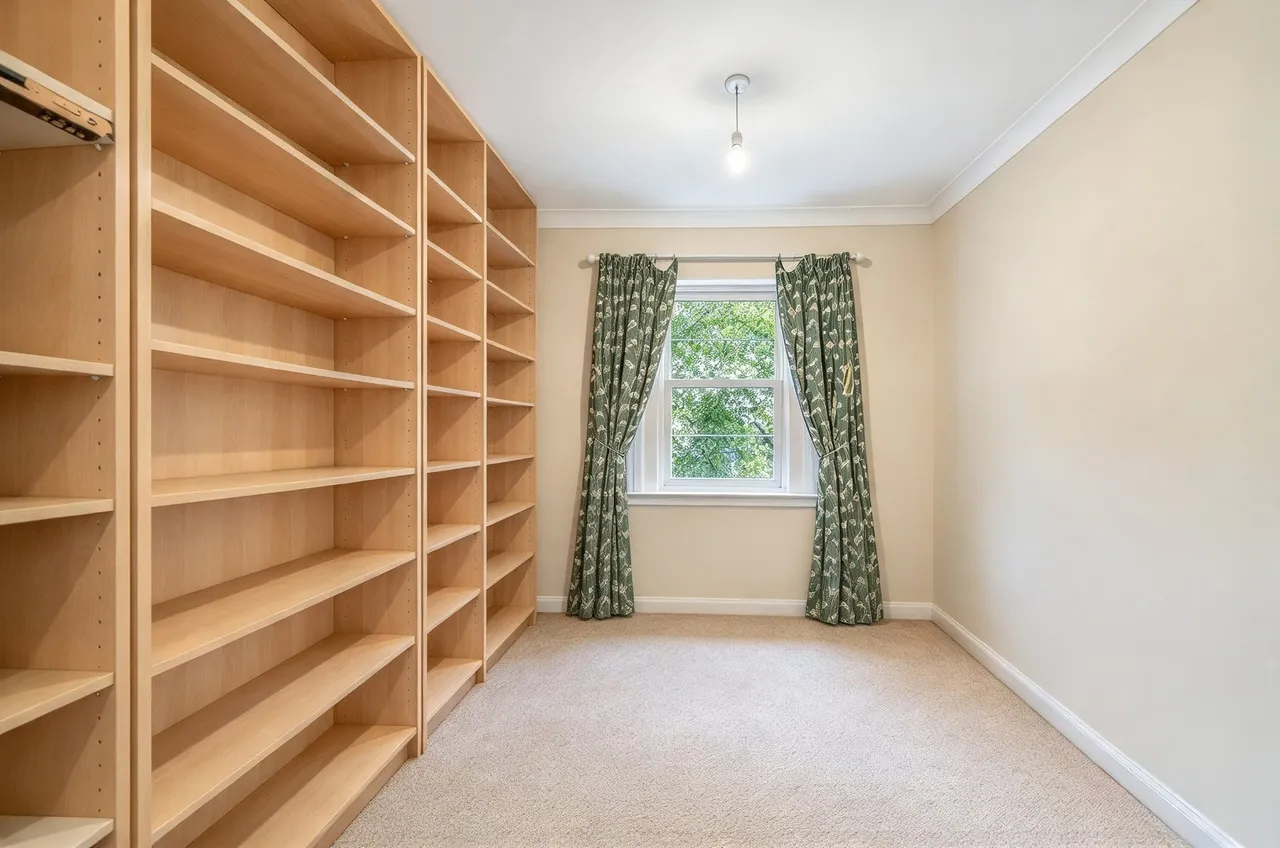 Hatfield Close, West Byfleet, KT14, photo 19