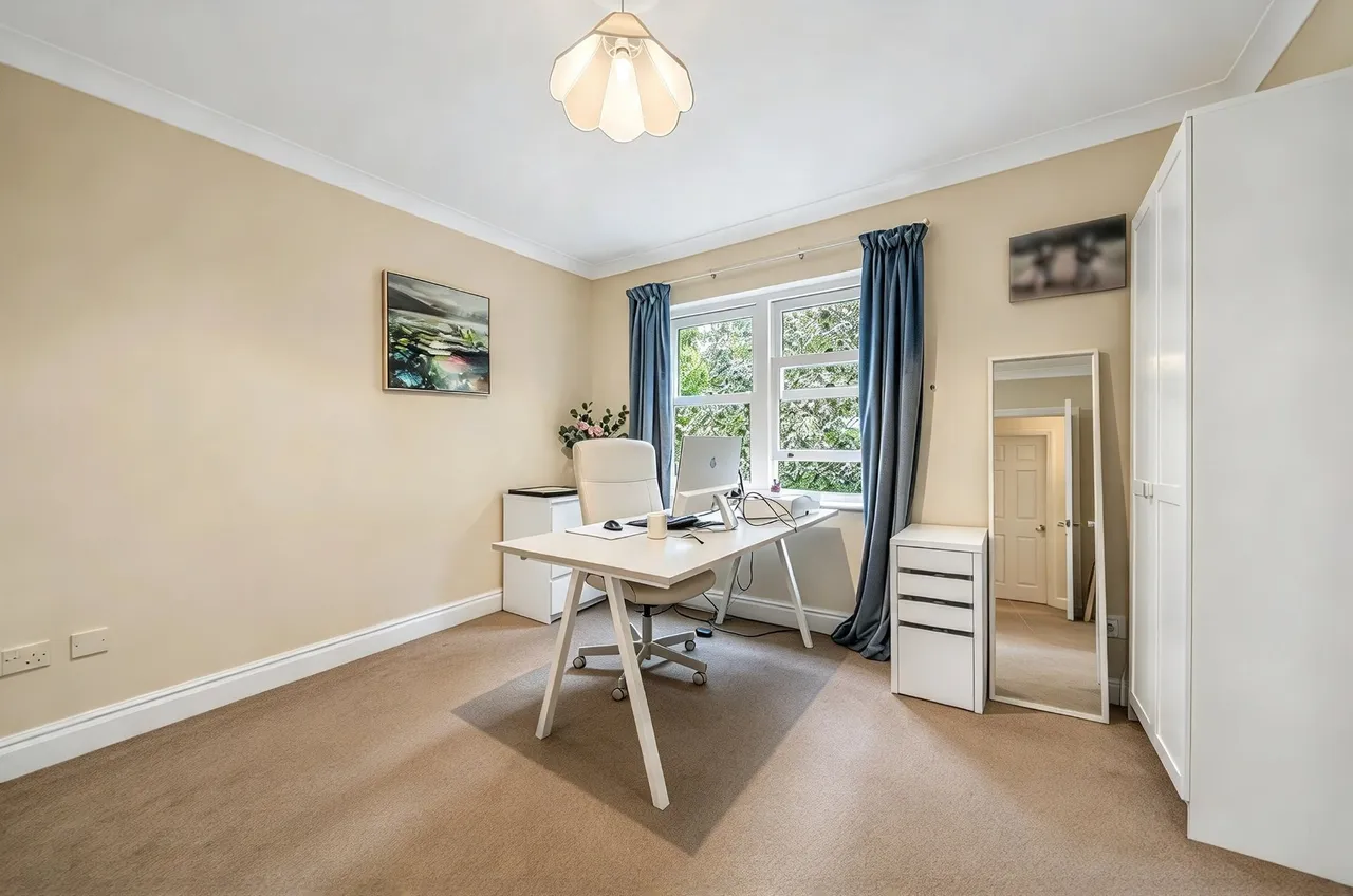 Hatfield Close, West Byfleet, KT14, photo 20