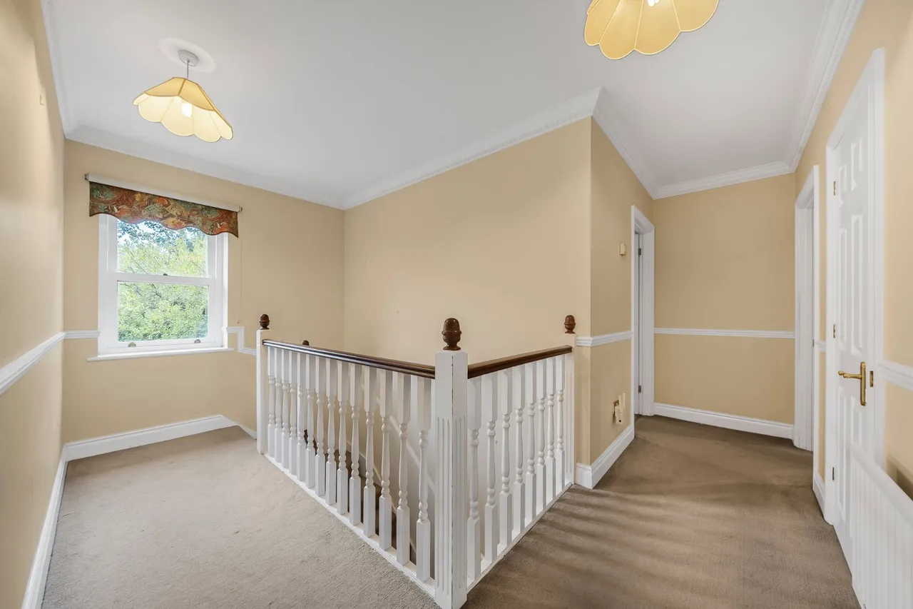 Hatfield Close, West Byfleet, KT14, photo 13