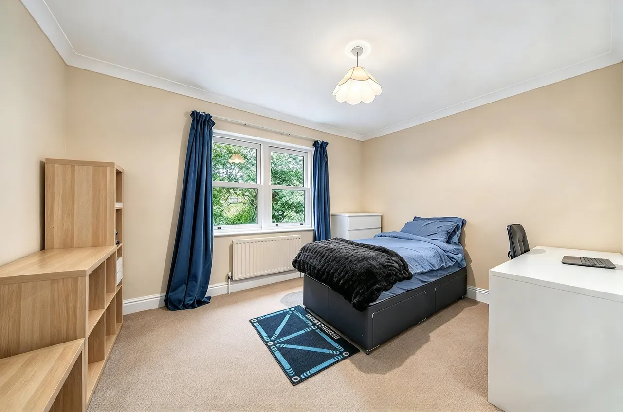 Hatfield Close, West Byfleet, KT14, photo 15