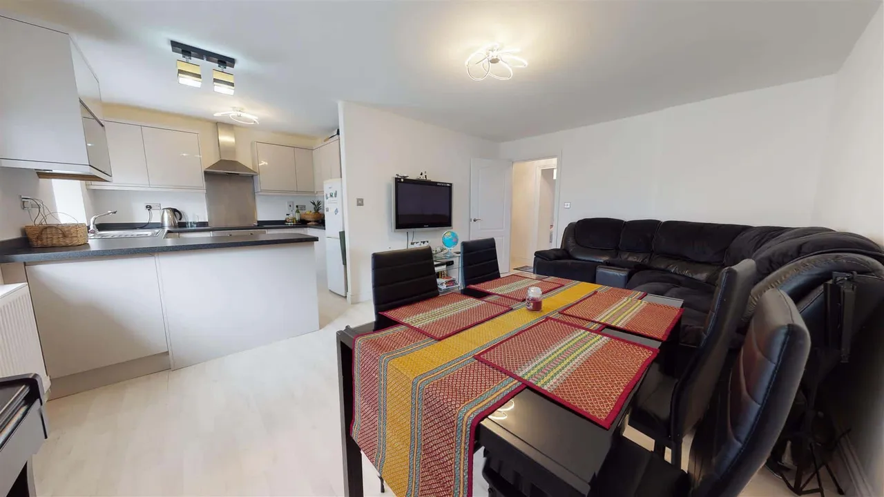 Connaught Court, The Chequers, Hills Road, Buckhurst Hill, photo 6