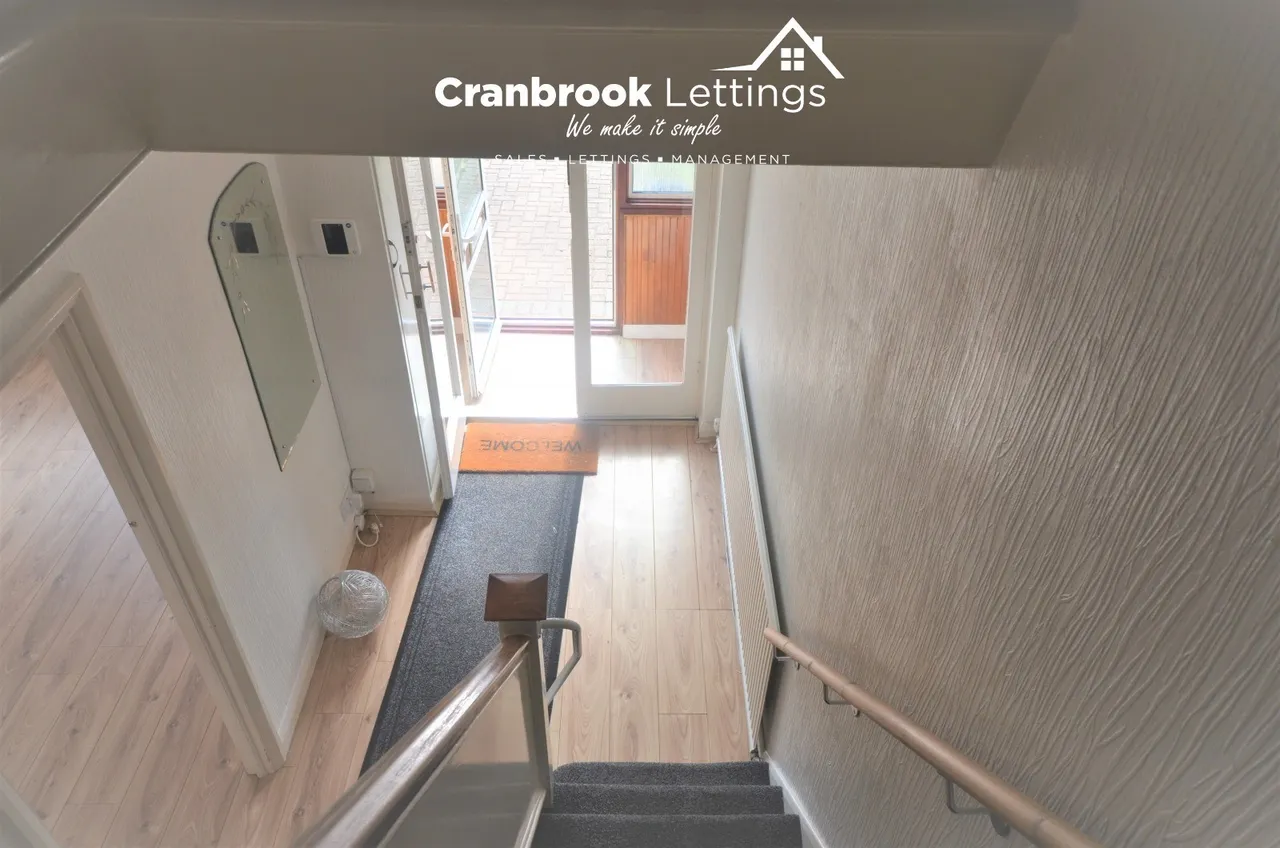 Headley Drive, IG2 6QL, photo 3