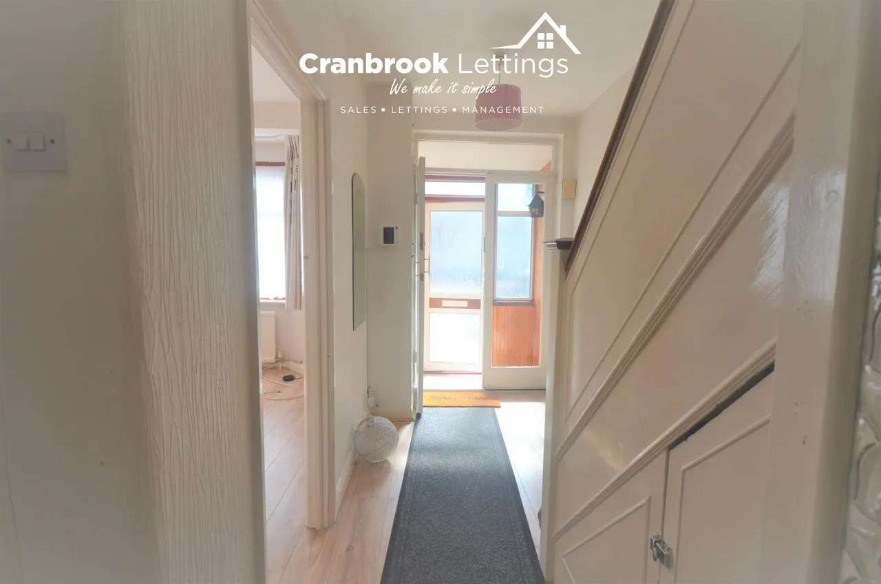 Headley Drive, IG2 6QL, photo 4